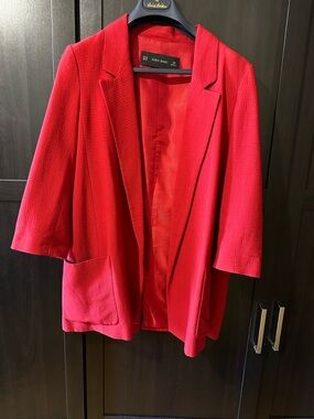 Zara Basic Red Textured Blazer – Size XS (3/4 Sleeve)